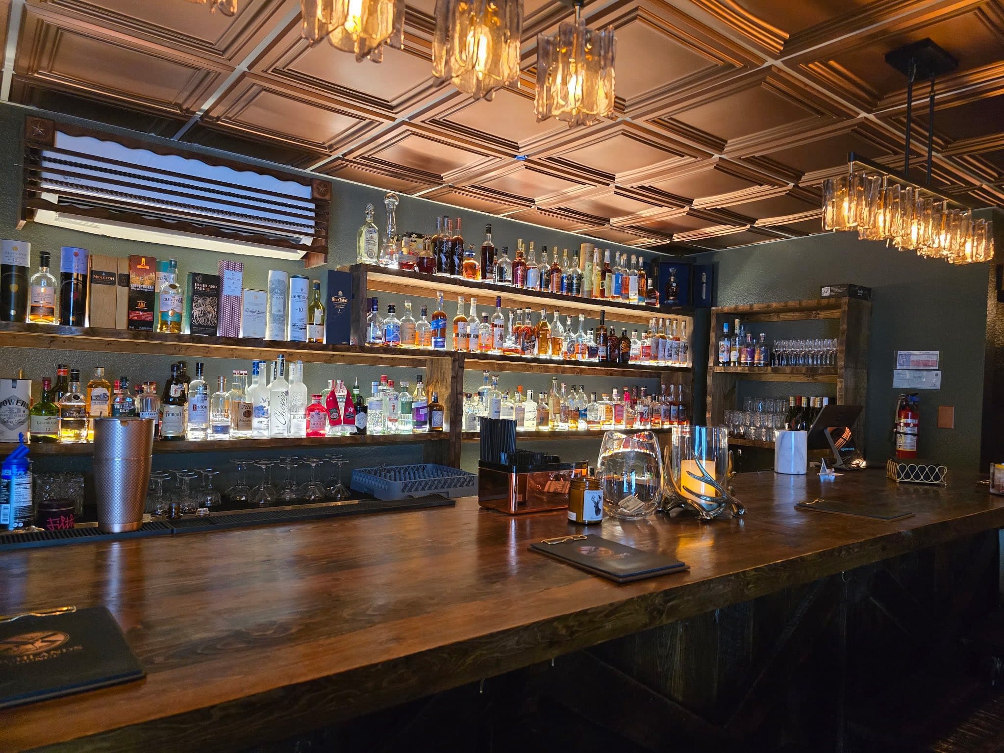 Highlands Lounge - Scottish Lounge in Downtown Belton, Texas - Bar Image