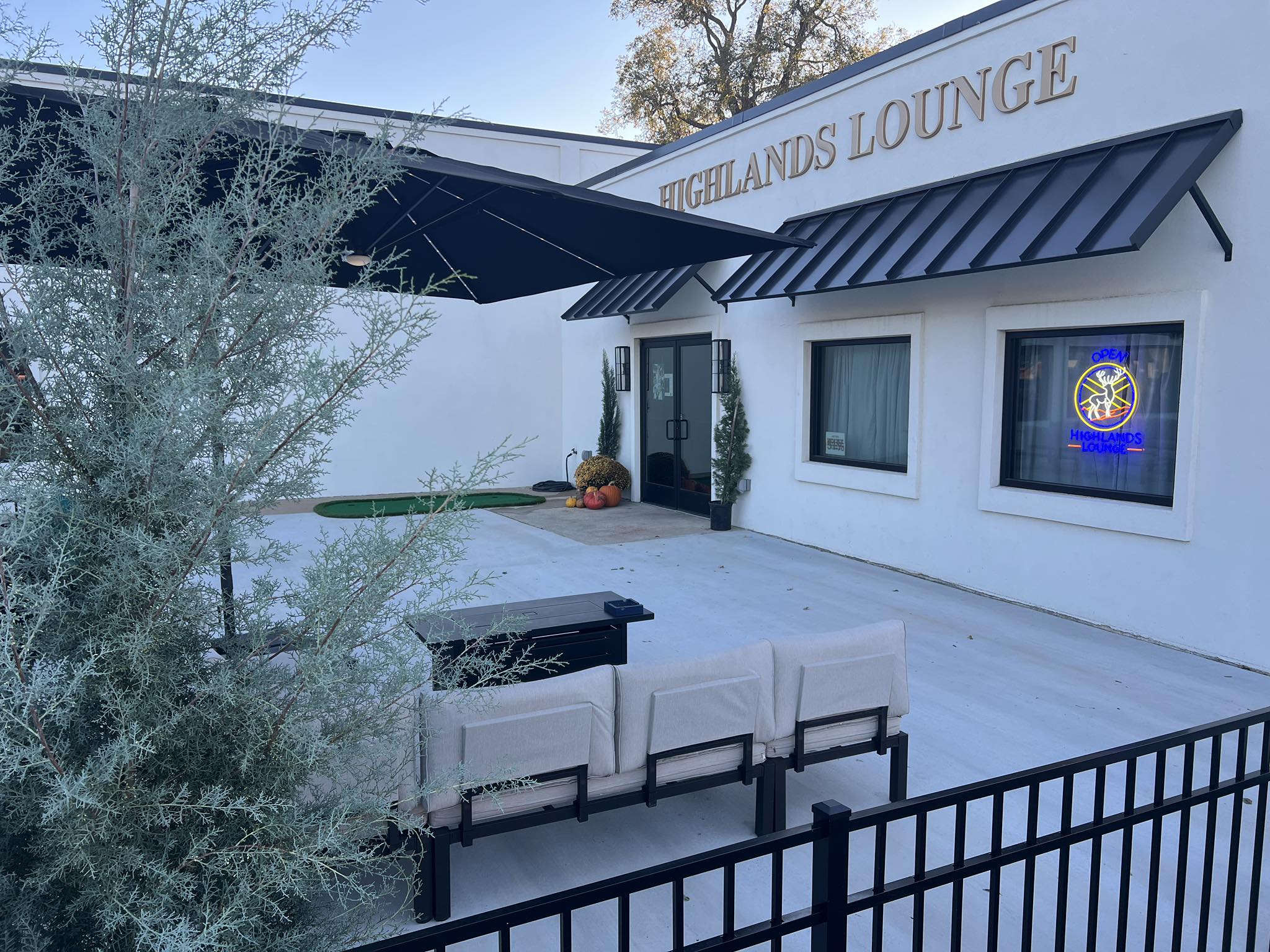 Highlands Lounge - Scottish Lounge in Downtown Belton, Texas - Exterior Image